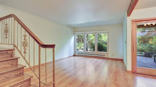 Building Photo - Spacious split level condo