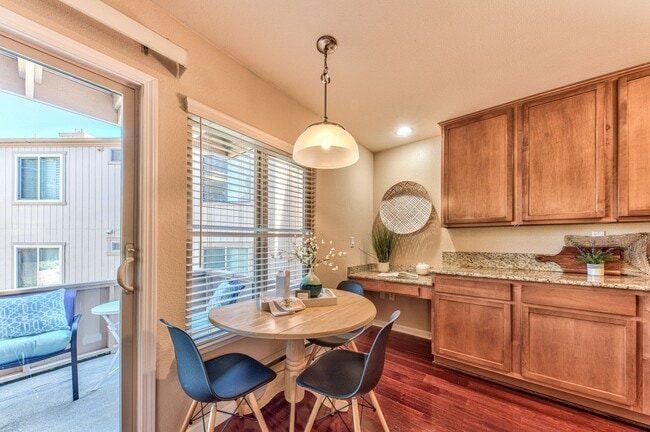 Building Photo - Ground Floor Condo at Footprints on the Bay