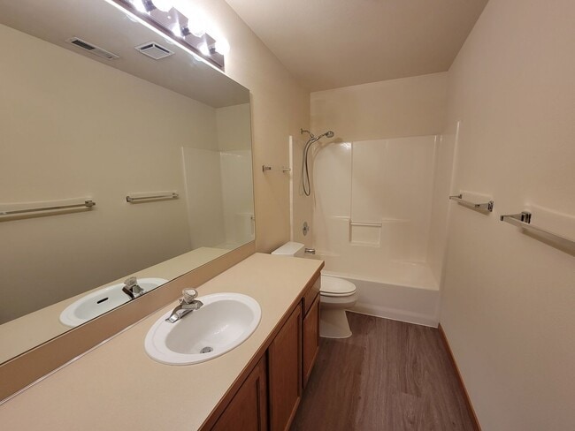 Building Photo - Prime Kennewick Location – 4 Bed, 2 Bath N...