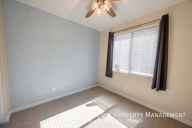 Building Photo - 449 Pinnacle Ridge Dr