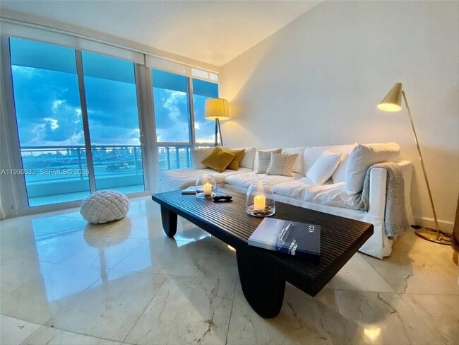 Building Photo - 540 West Ave