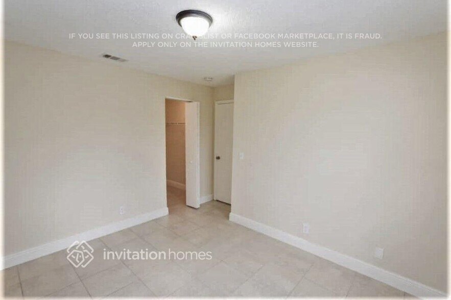 Building Photo - 1055 SW 4th Ave