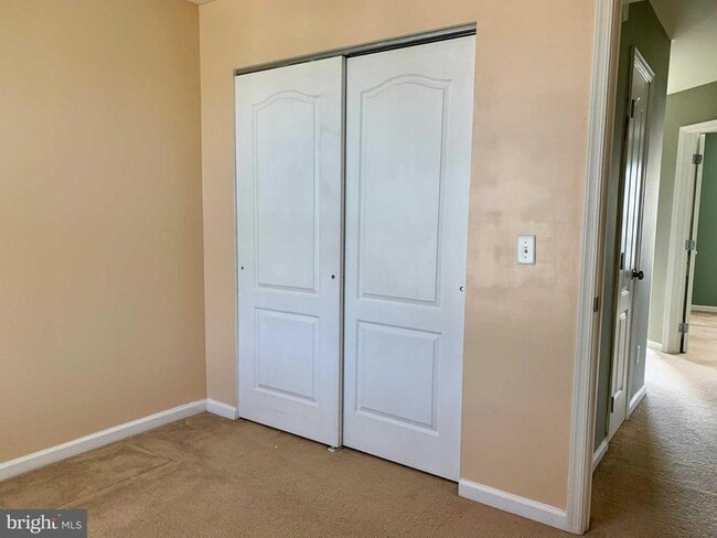 Building Photo - 351 Paradee Dr