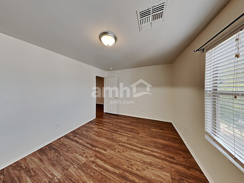 Building Photo - 3543 E Trigger Way