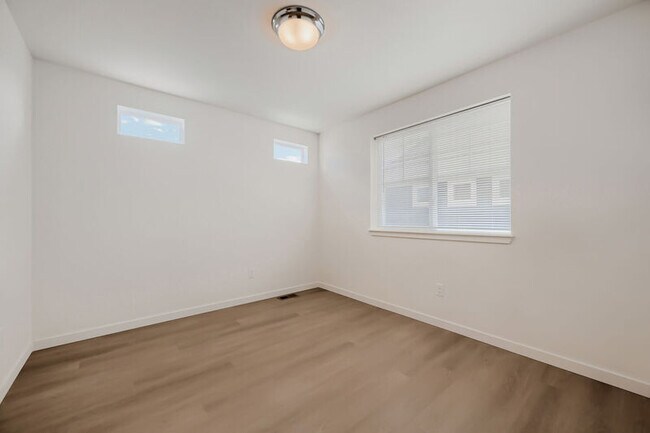 Building Photo - 6463 Crossdrum Point