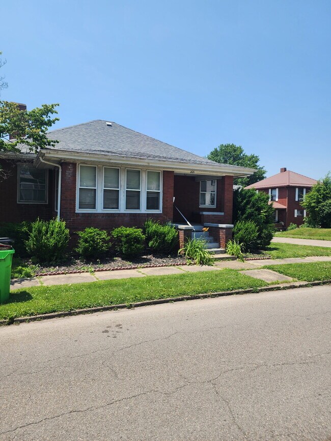 Primary Photo - 205 S 15th St