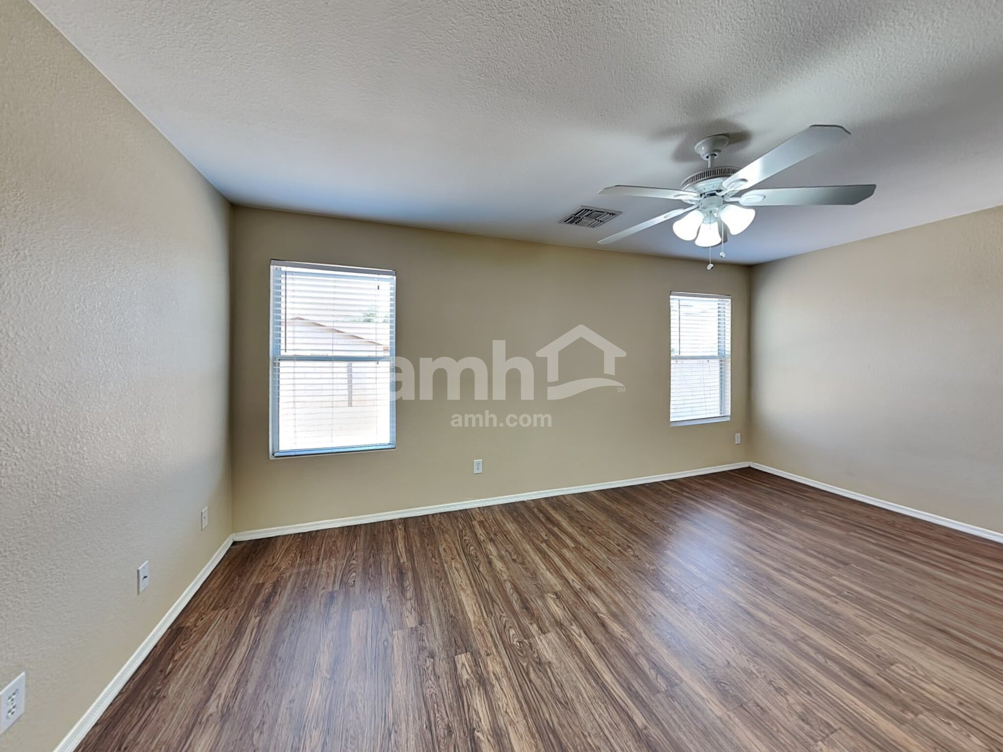 Building Photo - 5895 E Tercel Dr