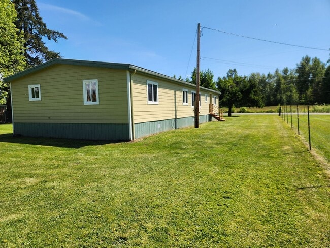 Building Photo - 882 Kelly Rd