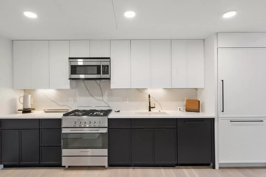 Primary Photo - 11 Lothrop St