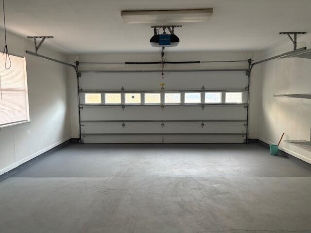 Building Photo - 519 Nutmeg Ave