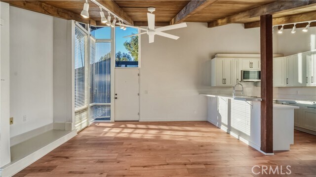 Building Photo - 2101 Glenneyre St