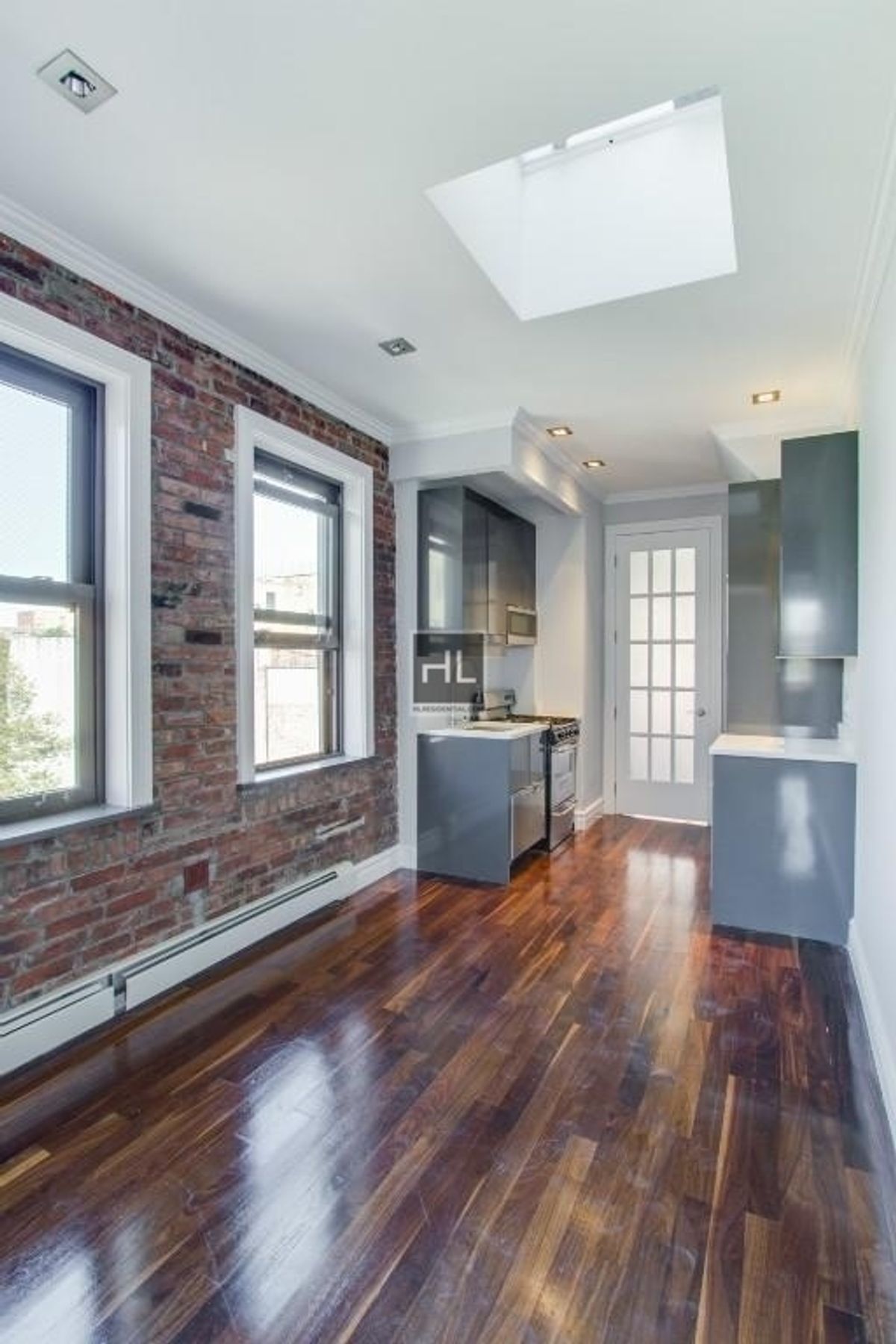 Building Photo - RIDGE ST.