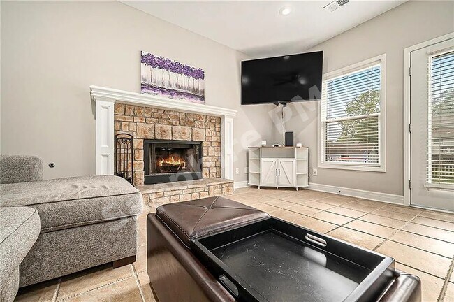 Building Photo - 8707 N Wheaton Ct