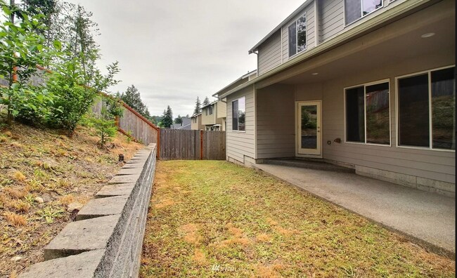 Backyard - 596 NE Nantucket St