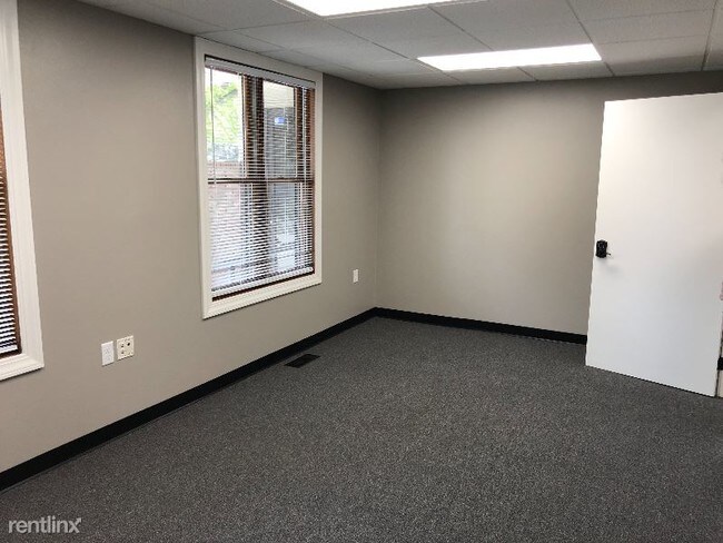 Building Photo - 2101 Broadwater Ave