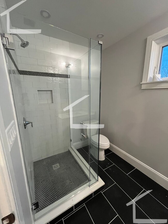 Building Photo - Nice New 3-bed, 2-bath Unit!