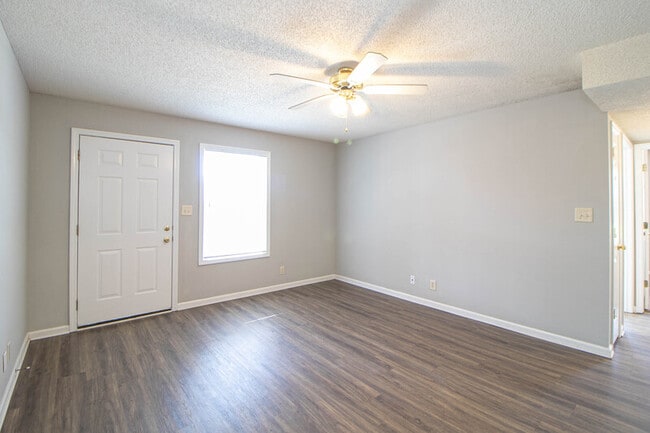 Building Photo - 145 Darlene Dr