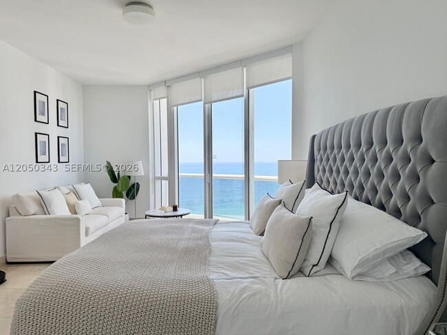 Building Photo - 15901 Collins Ave