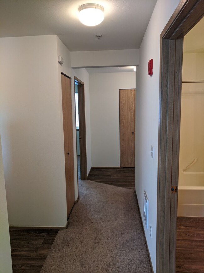 Building Photo - Your Home is Waiting!