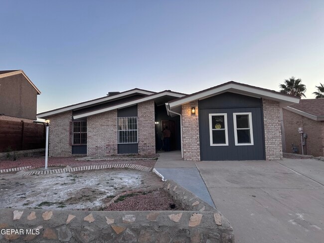 Building Photo - 11820 Tracy Austin Ln