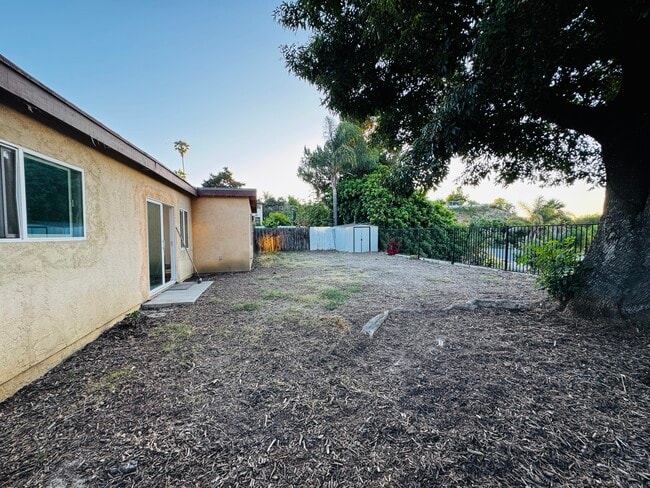 Building Photo - 641 Adobe Cir