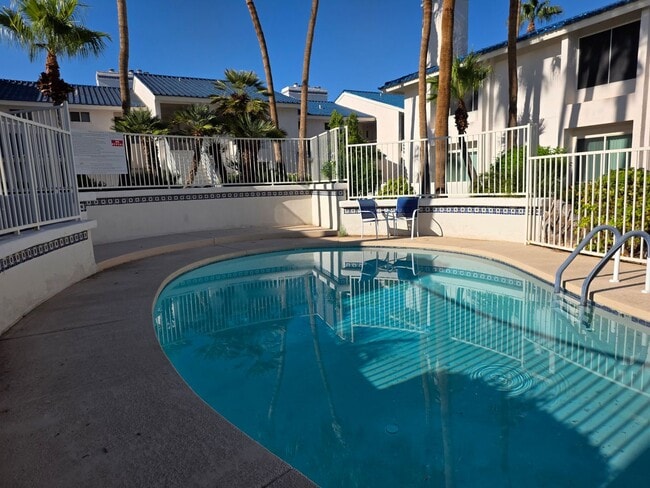 Building Photo - Live ON THE COLORADO RIVER – Fully Furnished 1 Bed/1 Bath Condo in the Gated Community of Roadhav...