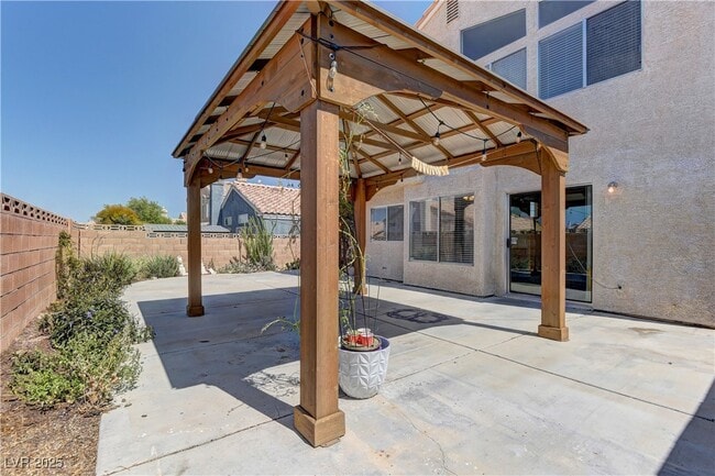 Building Photo - 938 Carnival Ave