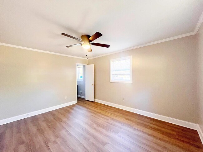 Building Photo - 106 Lori Dr