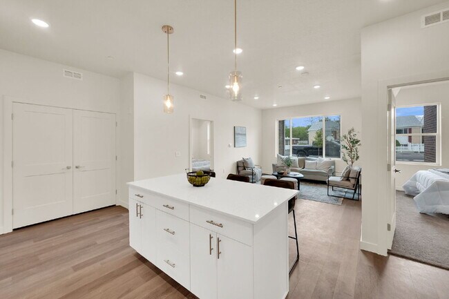 Building Photo - First  Month Rent FREE