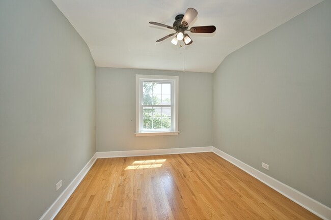 Building Photo - 6700 N Monticello Ave