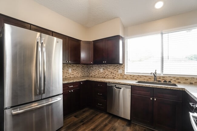 Building Photo - 15118 Loma Paseo Dr