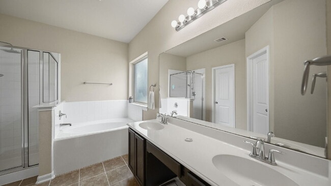 Building Photo - Beautiful 4-bedroom home in the sought-after Lake Conroe Hills community!