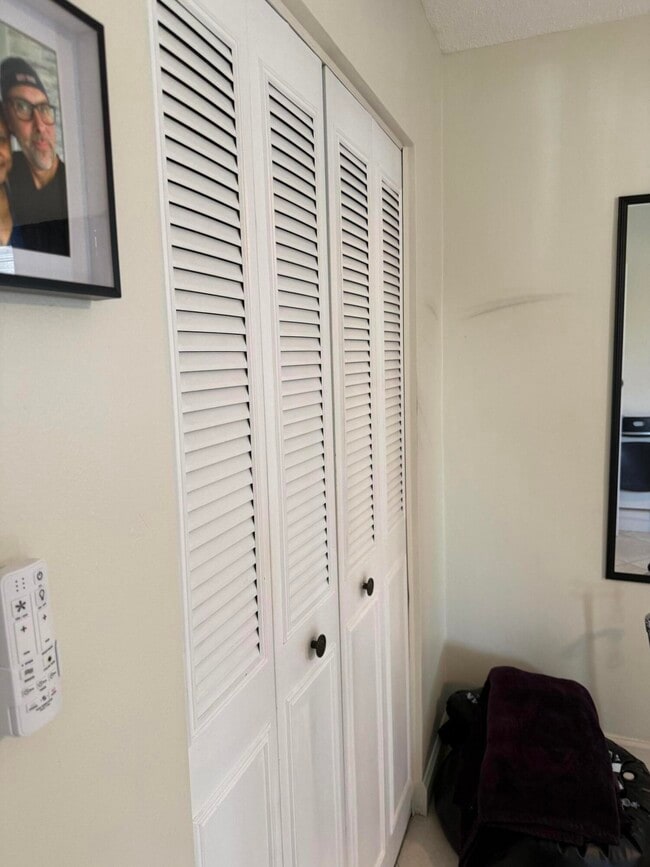 Building Photo - 6808 NW 70th St