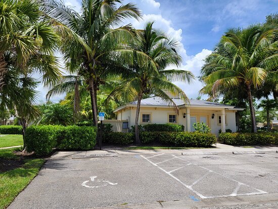 Building Photo - 2543 Creekside Dr