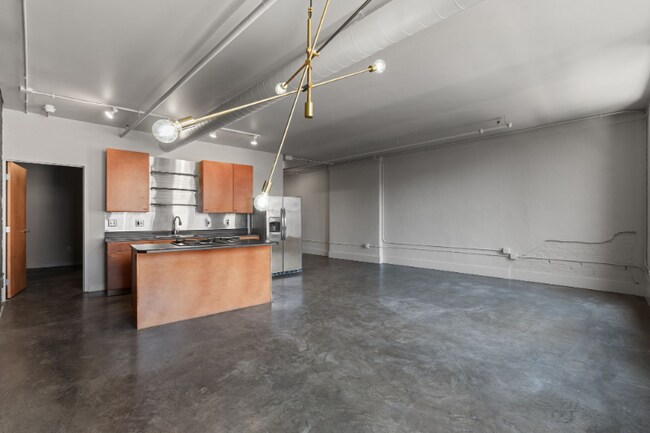 Building Photo - 1006 Olive St