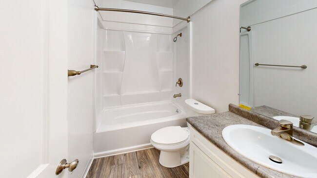 Building Photo - 823 Las Gallinas Ave