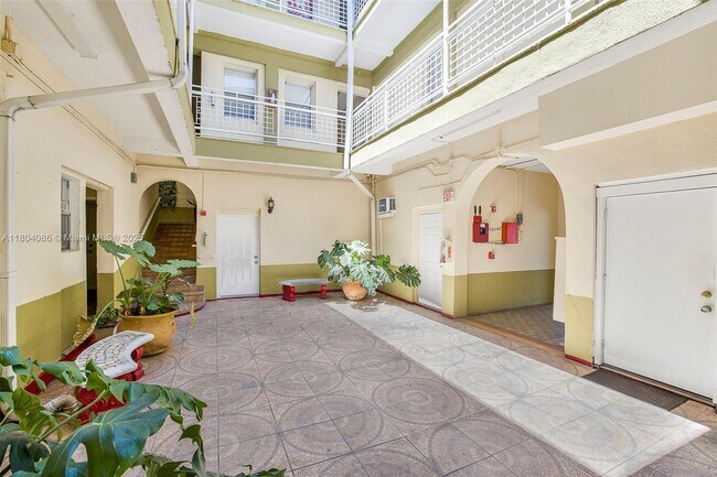Building Photo - 2300 W Flagler St