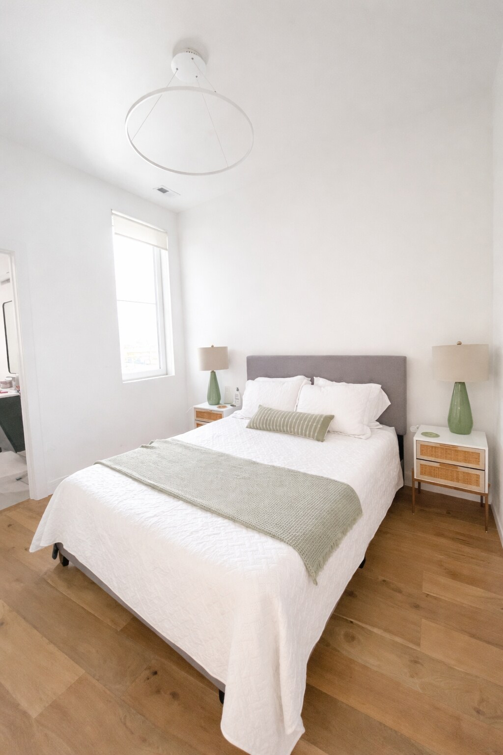 Building Photo - 4513 N Clark St