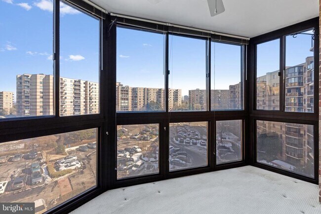 Building Photo - 8360 Greensboro Dr