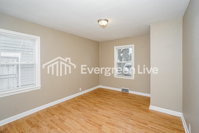 Building Photo - 5055 N 24th St