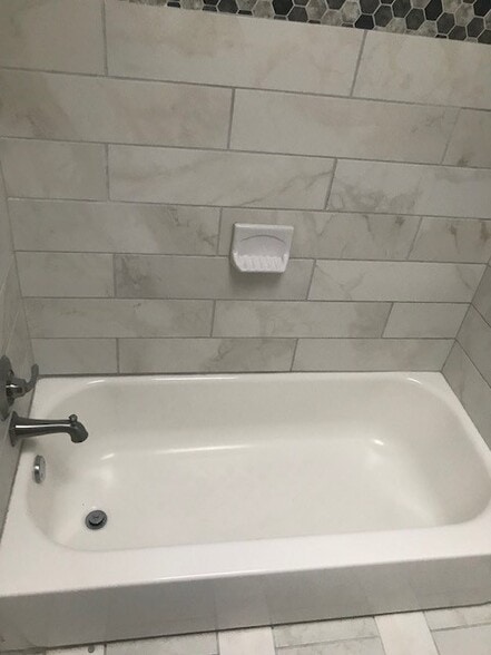 2nd Floor Bathroom - 830 Montpelier St