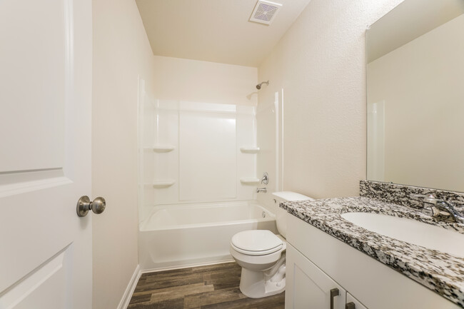 Building Photo - 15774 Del Norte Dr