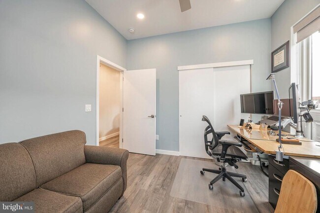 Building Photo - 1501 N 31st St