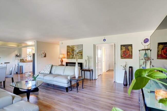Building Photo - 13561 Table Rock Dr