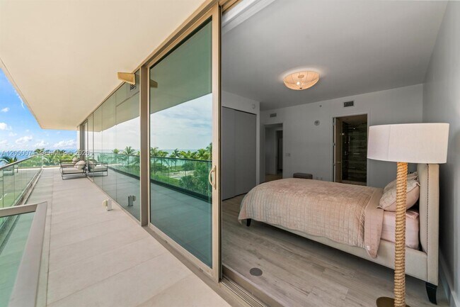 Building Photo - 10203 Collins Ave
