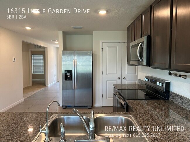 Building Photo - 16315 Little Garden Dr