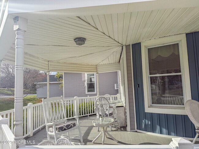 Building Photo - 47 Burlington Ave