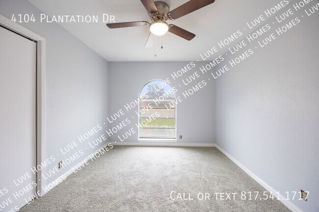 Building Photo - 4104 Plantation Dr