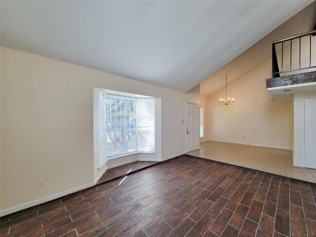 Building Photo - "Charming 3-Bed, 2-Bath Gem in Missouri City - Your Ideal Home Awaits!"