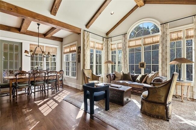 Building Photo - 5000 Long Island Dr